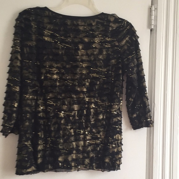 Beautiful blouse - Picture 2 of 2